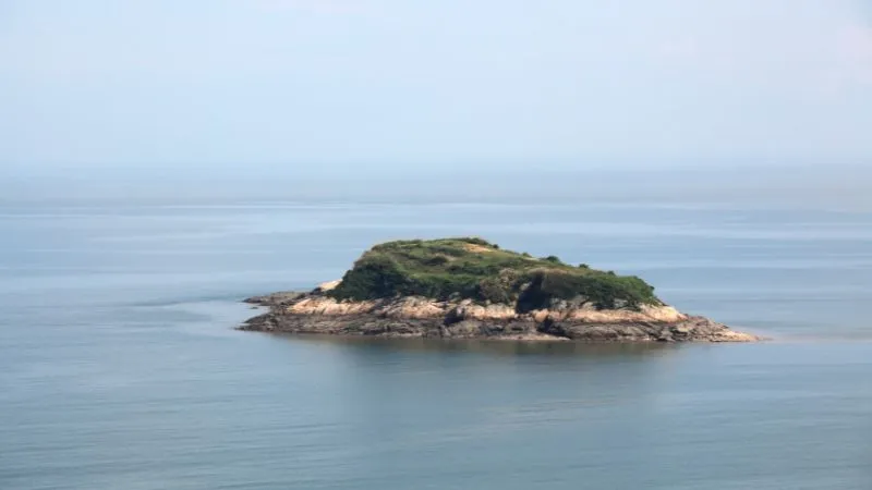 small-island-floating-on-the-sea