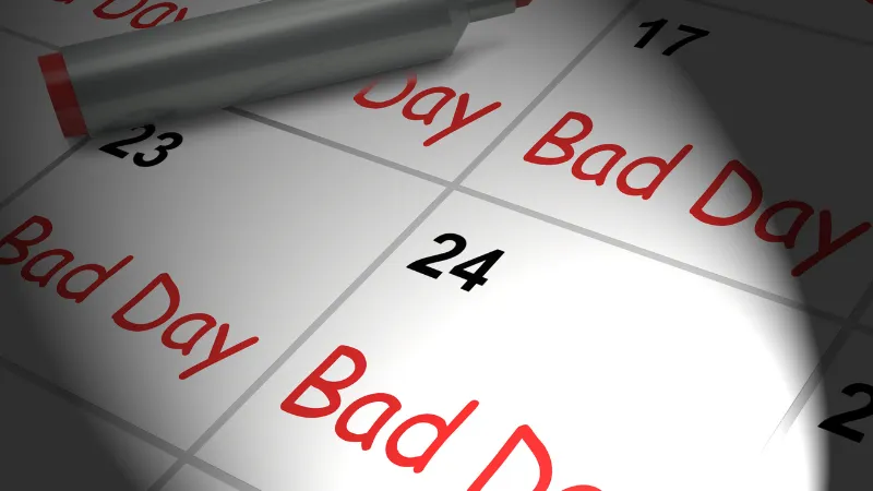 カレンダーに赤く書かれたBAD DAYの文字